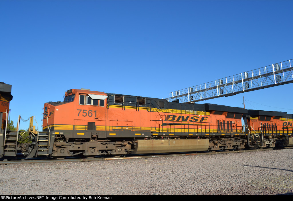 BNSF 7561